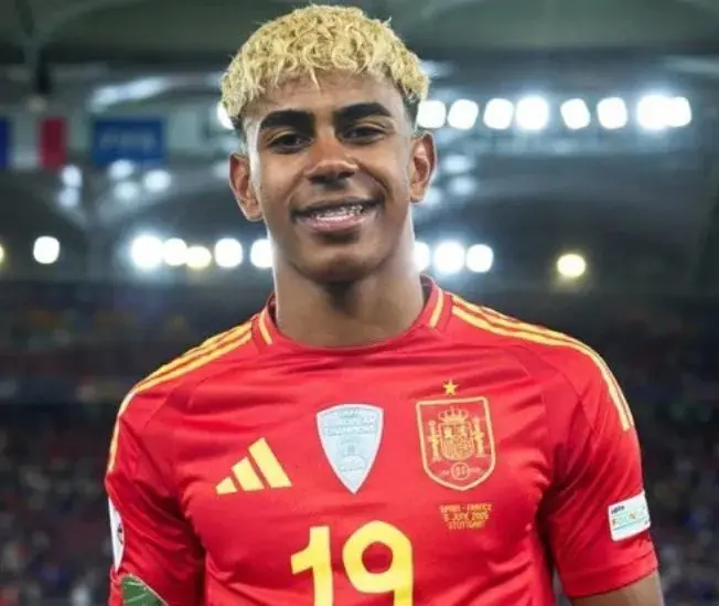 亚马尔，一场决赛踢飞了金球奖！