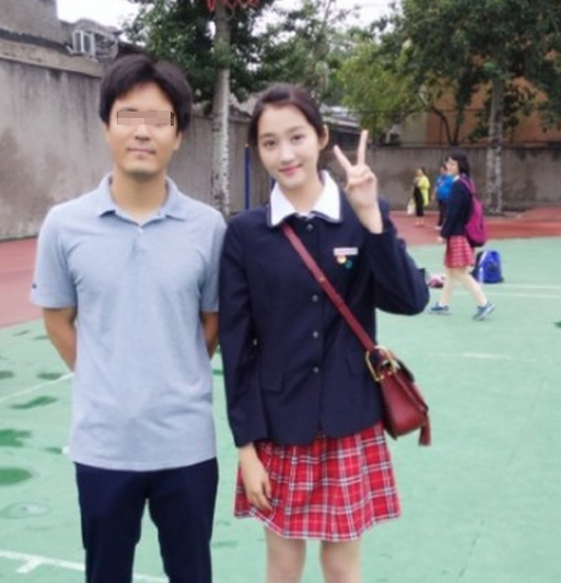 关晓彤高考数学131分不含水分，考完以为自己能上北大！从小学霸还文理双全