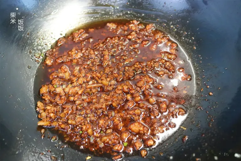 天热不想炒菜，就这样煮一锅，简单省事，开胃又好吃