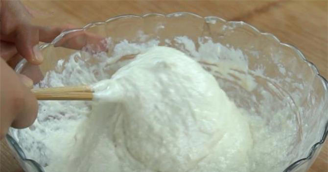 面粉这样做，简单快速，30秒出锅，比油条包子更好吃
