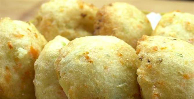 面粉这样做，简单快速，30秒出锅，比油条包子更好吃