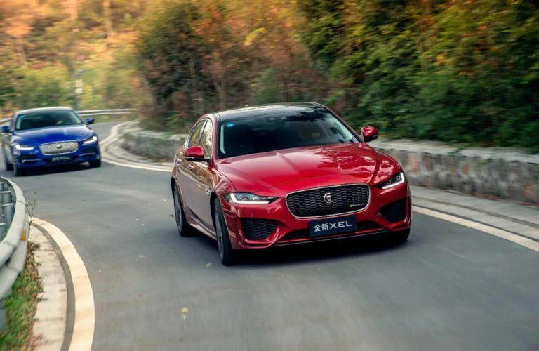 这才是豪车“价格屠夫”，从32.98万降到16.8万，还要啥本田雅阁？