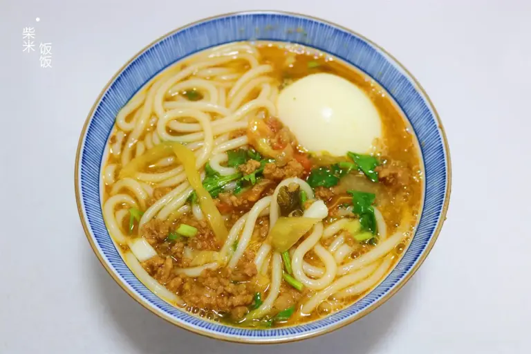 天热不想炒菜，就这样煮一锅，简单省事，开胃又好吃