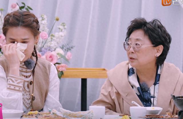 离婚后，黄圣依杨子一人带一个儿子，感叹：我还是需要他付抚养费