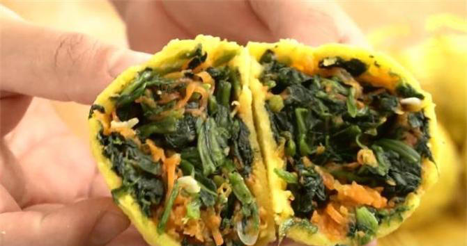 玉米面配上这菜，不揉面不醒面，无水无油，老人孩子都喜欢吃