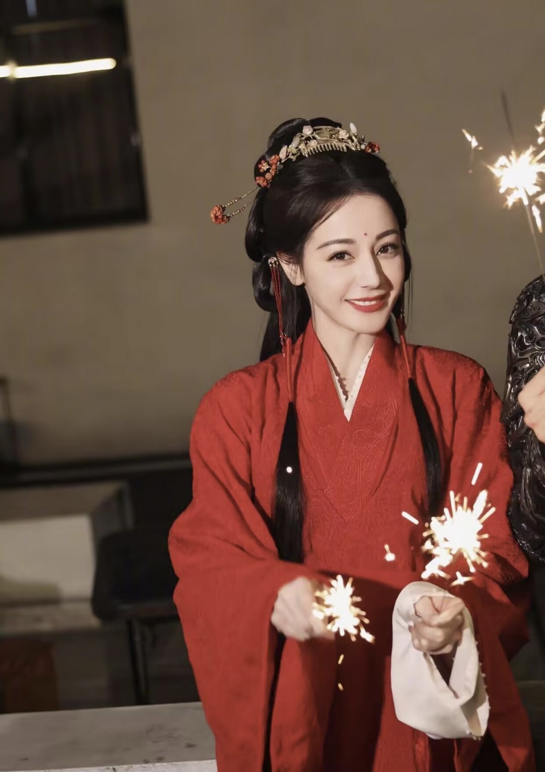 迪丽热巴的“身高执念”：175cm的未竟梦想