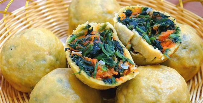 玉米面配上这菜，不揉面不醒面，无水无油，老人孩子都喜欢吃