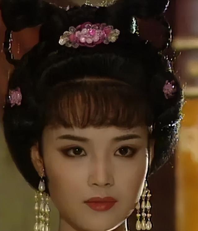 星二代不靠妈闯圈，34岁离婚带娃，演技却惊艳全场？