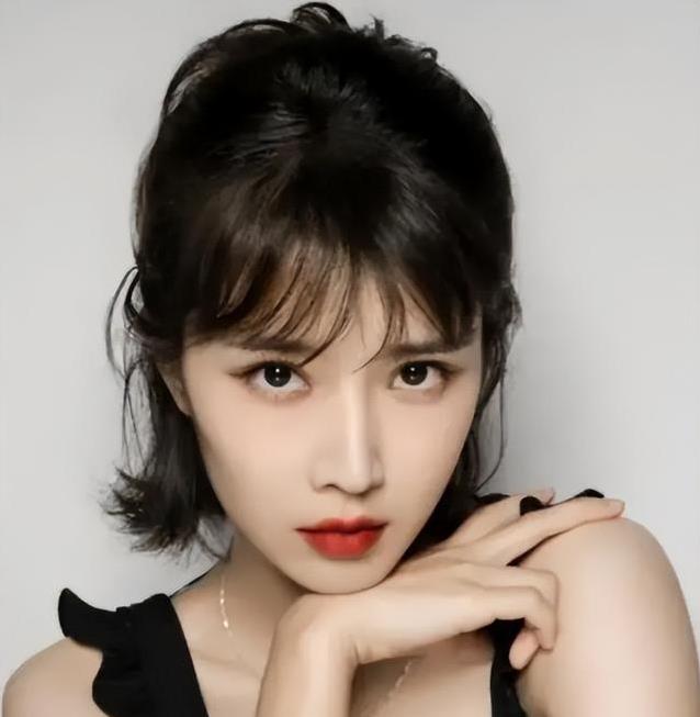 星二代不靠妈闯圈，34岁离婚带娃，演技却惊艳全场？