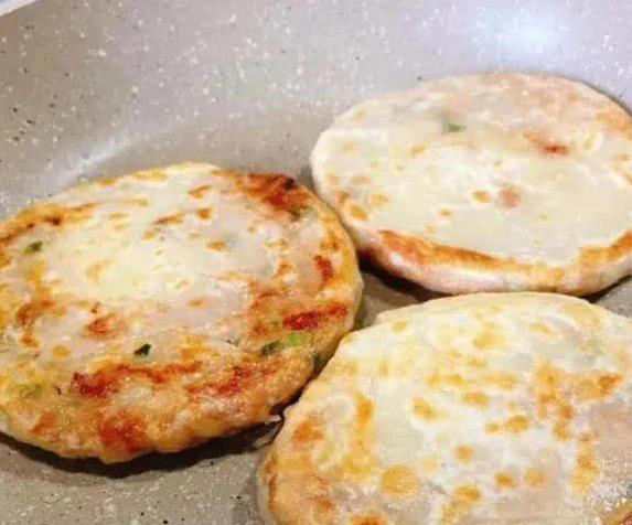 一口酥脆留不住，家常肉饼简单做，胜过街头老摊位