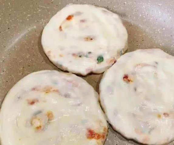 一口酥脆留不住，家常肉饼简单做，胜过街头老摊位