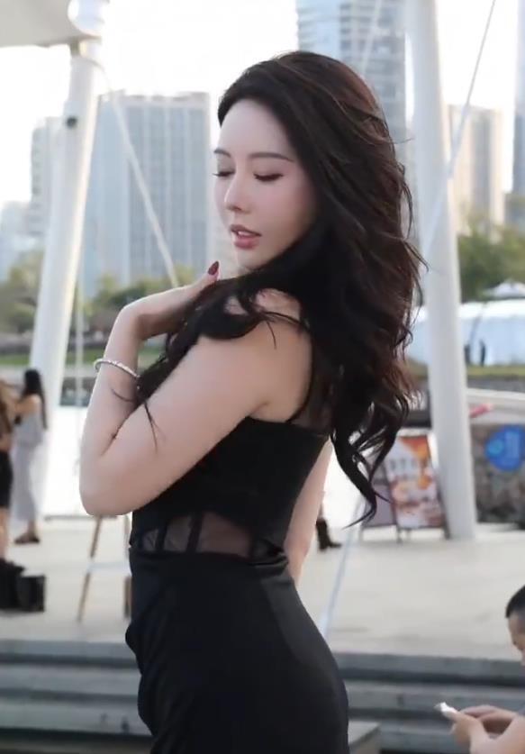 向佐评论留言“这不是我老婆好吗”，引网友热议