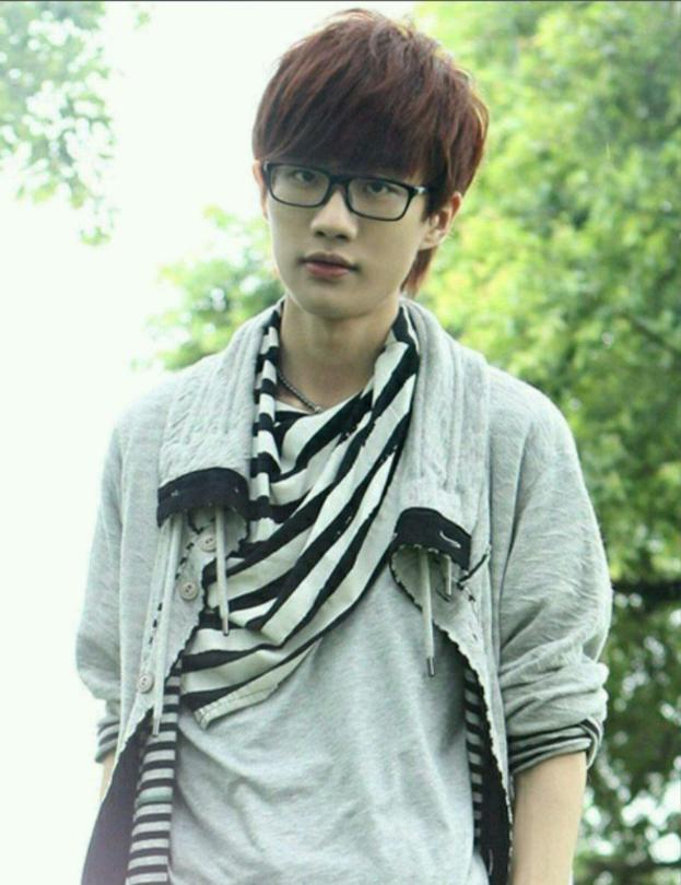 乐坛鲁迅？被嘲过气歌手的许嵩，打了个漂亮翻身仗，难怪央视怒赞