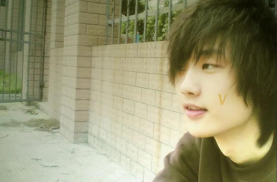 乐坛鲁迅？被嘲过气歌手的许嵩，打了个漂亮翻身仗，难怪央视怒赞