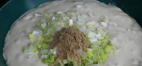 10分钟做出芝麻大饼，懒人早餐不揉面，外酥里软比油条香