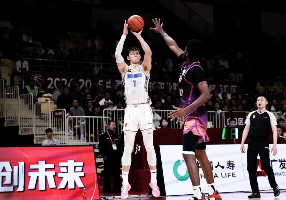 冲击NBA没戏！曝曾凡博下赛季留守北京首钢，携手周琦冲击总冠军
