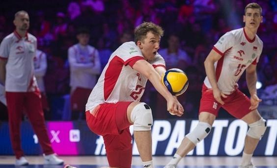0-2到3-2！让二追三绝境翻盘，世界第1鏖战五局大逆转，中国男排4连败