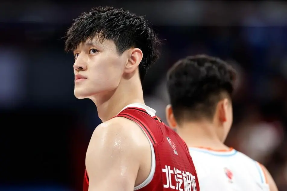冲击NBA没戏！曝曾凡博下赛季留守北京首钢，携手周琦冲击总冠军
