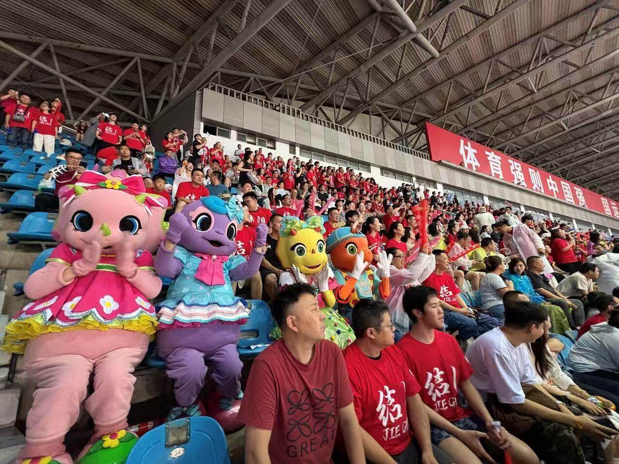 10元“苏超”小球票或撬动数千元消费？谁能接住下一个“流量之球”| 文旅开麦