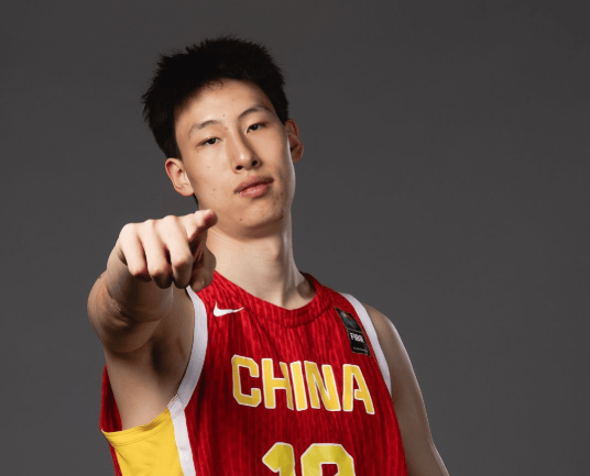移动长城！U19男篮球员郇斯楠半场送出6记盖帽