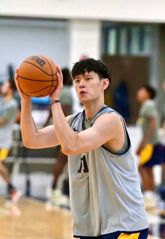遗憾！曾凡博受伤错过NBA夏联，无缘篮网合同，专心备战亚洲杯