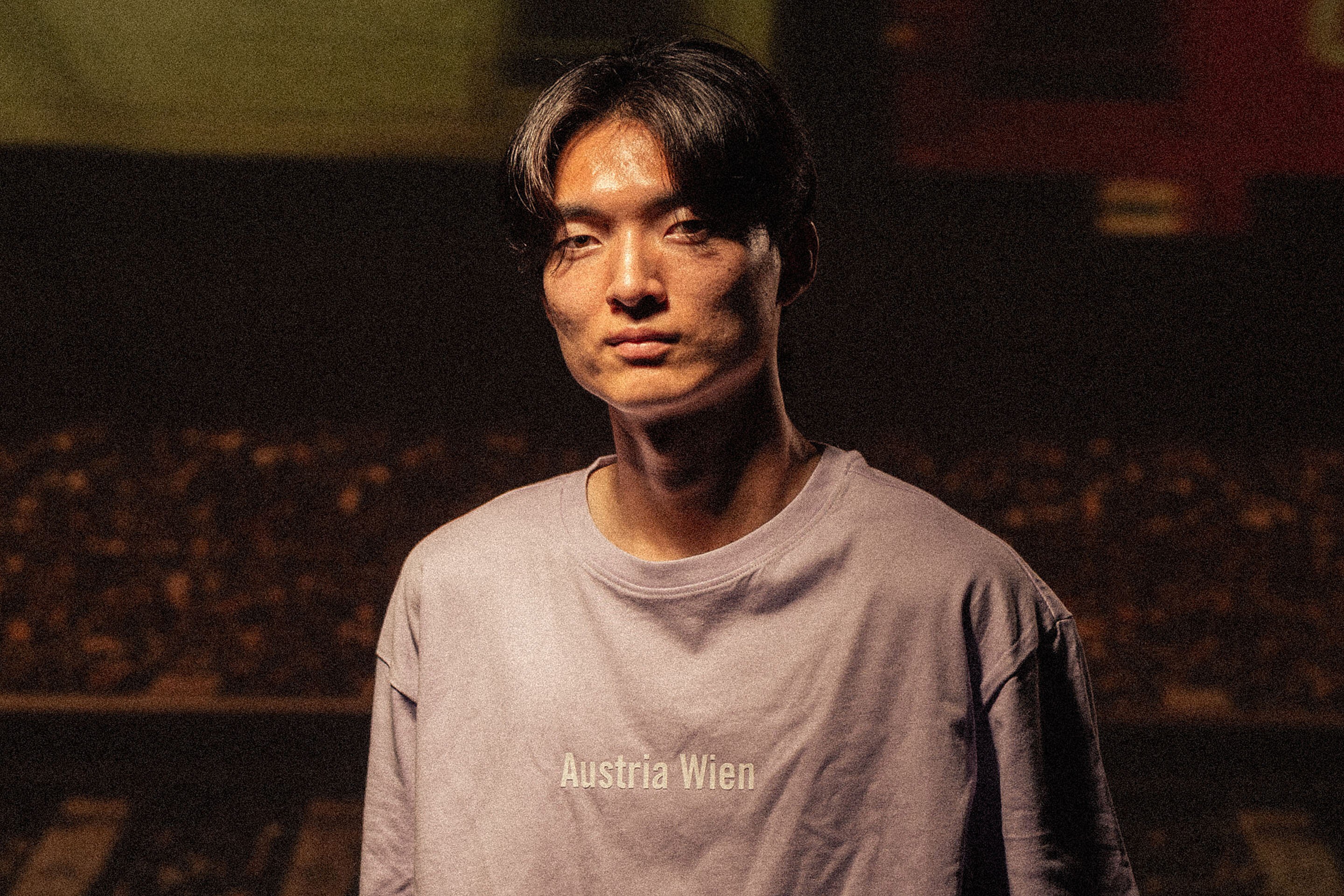 官方：奥地利维也纳签下23岁韩国中场李康熙，双方签约4年