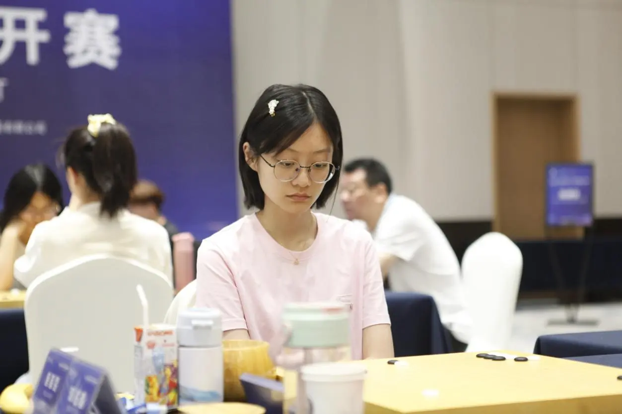 衢州烂柯杯国际预选女子组半决赛多逆袭，唐嘉雯吴依铭金恩持等中韩新生代进决赛