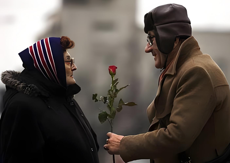 在纷繁复杂的人际关系中，心理学扮演着解读行为、指导交往的重要角色。 本文要探讨的是一个特别的心理现象——间歇性效应。  这个概念不仅在心理学领域有着深远的影响，而且在两性关系的维系与发展中扮演着至关重要的角色。  间歇性效应的心理学含义