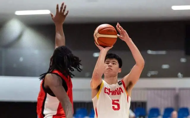 U19男篮首秀观察：篮板球输22个惨不忍睹！朱正+张博源未来可期