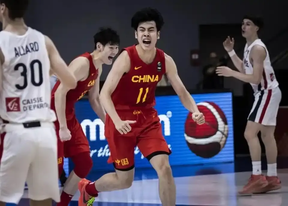 曾凡博没去NCAA的遗憾他来补？U19世界杯首秀20+5，又一个NBA苗子