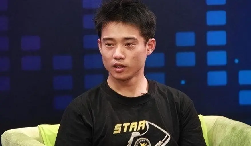 体操冠军三次因盗窃入狱，100块钱变卖金牌，离开陈光标后咋样了