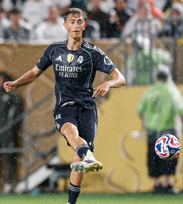 皇马3-0萨尔茨堡头名晋级，进攻端完美表现，淘汰赛战尤文占优
