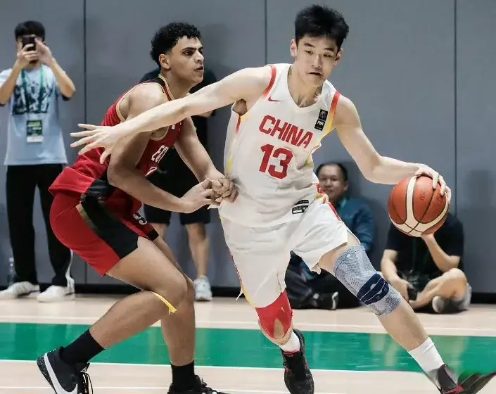 中国U19男篮不敌加拿大U19，赛后一喜三忧，曲绍斌执教辣眼睛