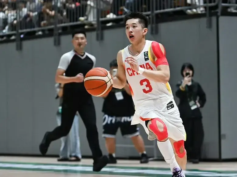 中国U19男篮不敌加拿大U19，赛后一喜三忧，曲绍斌执教辣眼睛