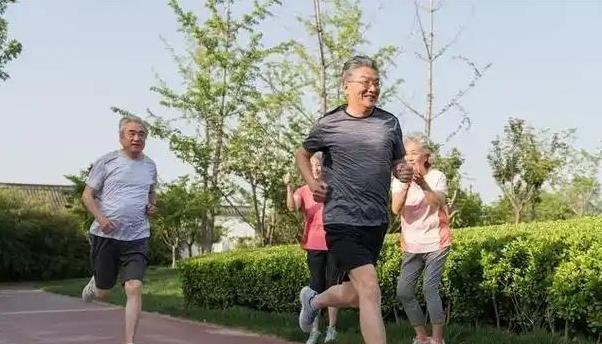 55岁前坚持运动，心脏更强韧，心衰风险能降多少？