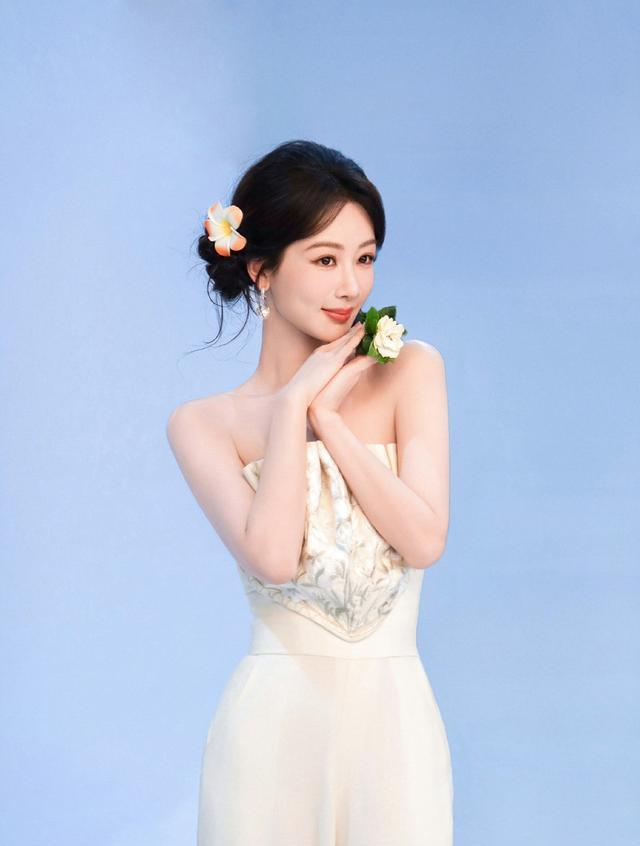 杨紫无缘白玉兰视后很正常，古装剧拿视帝和视后，只有胡歌和孙俪