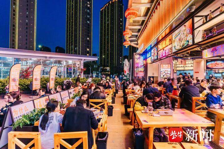 无锡上线40个“足球夜市”