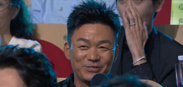 上海一夜，坐“靳东”后边的王宝强，让所有人见识了他的不解风情