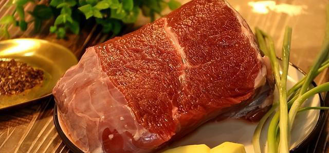 夏天，这肉再贵也要吃，一补铁，二强体，三增食欲，中老年要常吃