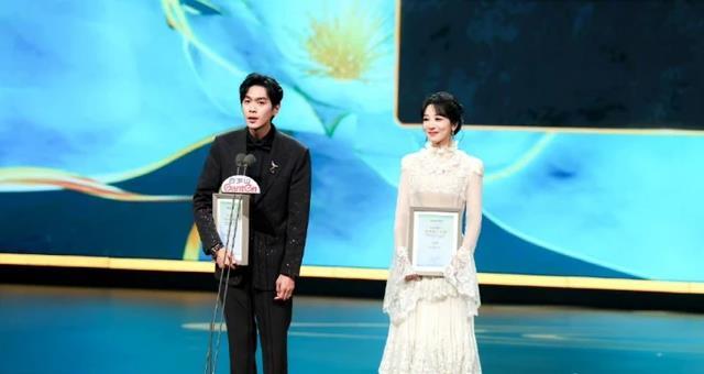 杨紫无缘白玉兰视后很正常，古装剧拿视帝和视后，只有胡歌和孙俪