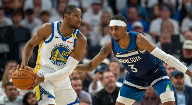 NBA：1换1交易达成，勇士给出3份资质报价，快船一人成自由球员