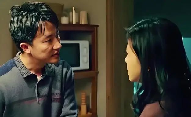 遇到一个强势的人，不要认怂，不要顺从，只需要记住“心理逆反理论”