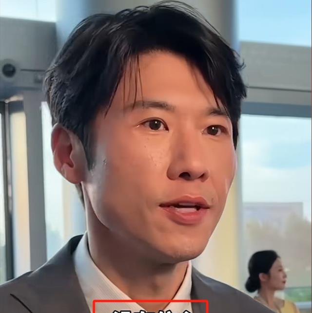 上海一夜，坐“靳东”后边的王宝强，让所有人见识了他的不解风情