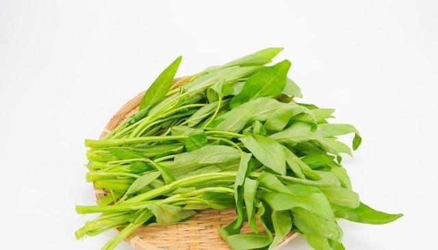 夏天湿热重，这碱性菜使劲吃，一清热二祛湿三通便，鲜嫩营养高