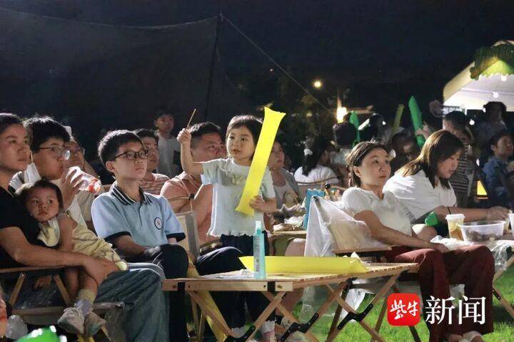 无锡上线40个“足球夜市”