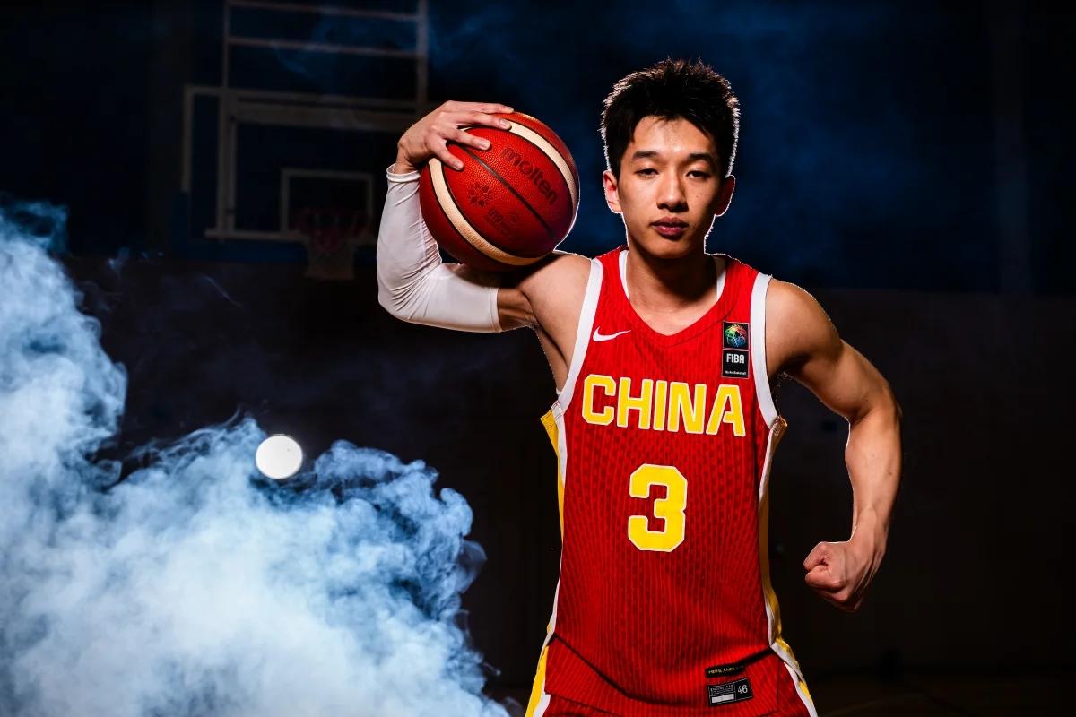 杨溢上半场出战2分19秒，数据全部挂零、正负值为-7