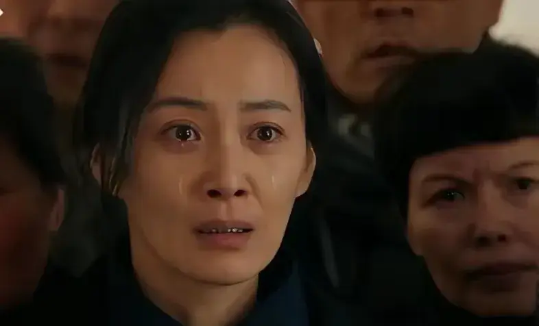 《以法之名》朴实的她戏外超美，演过《芈月传》差点没认出