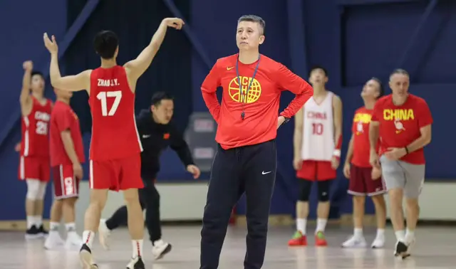 中国男篮名单调整！年轻后卫离队，赵继伟或回归，郭士强全力出击