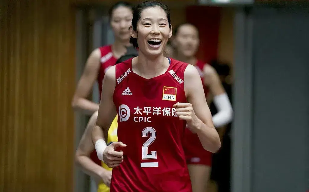 李盈莹入选两次，比肩朱婷，中国女排三人被提及，一人没想到