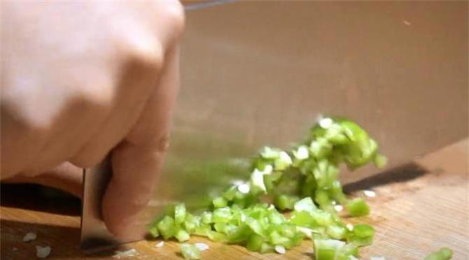 早餐饼夏天新做法，蓬松柔软，20秒出锅，比油条包子都好吃